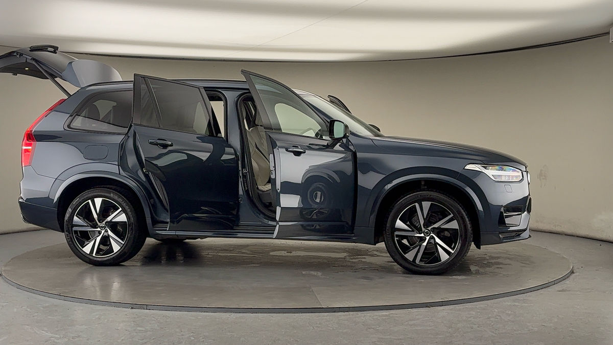 More views of Volvo XC90