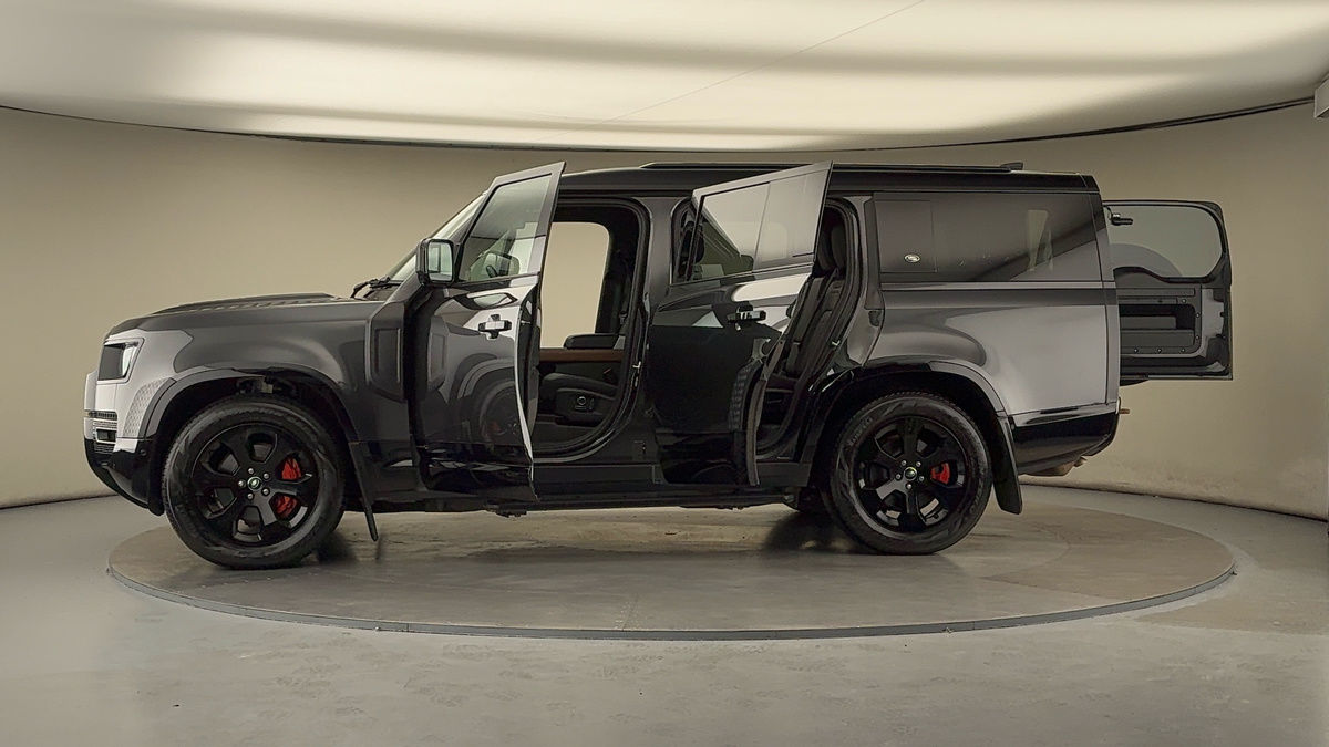 More views of Land Rover Defender 130