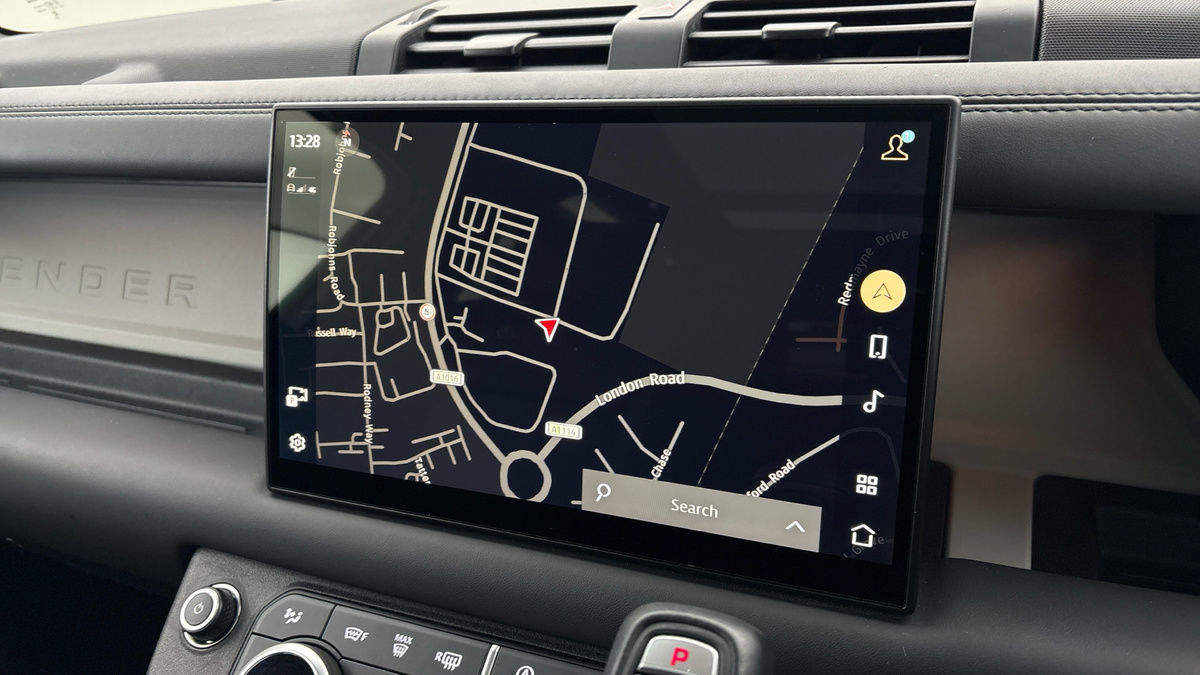 Land Rover Defender 90 Image 17