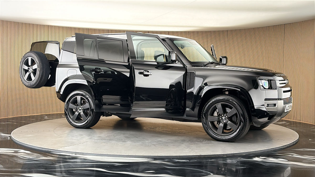 More views of Land Rover Defender 110