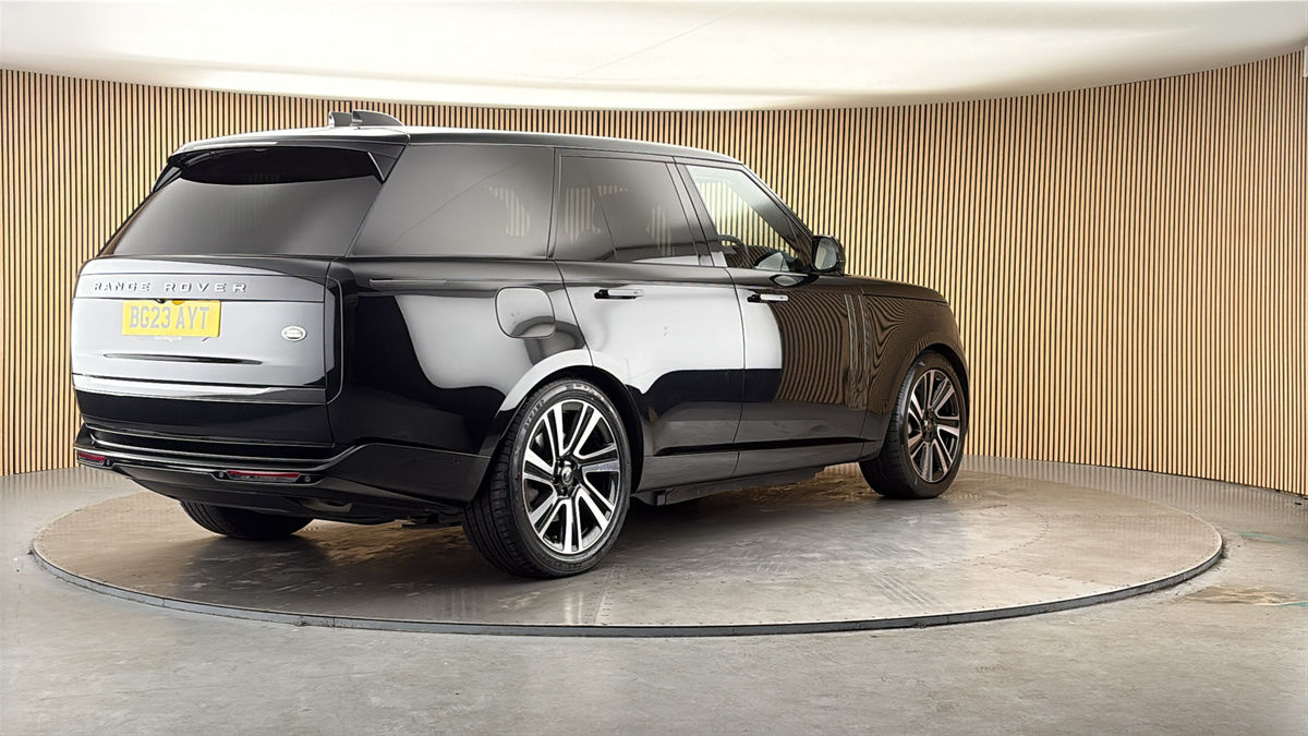 More views of Land Rover Range Rover