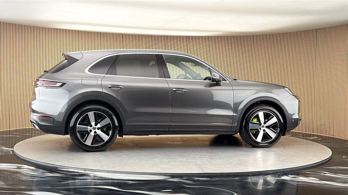 More views of Porsche Cayenne