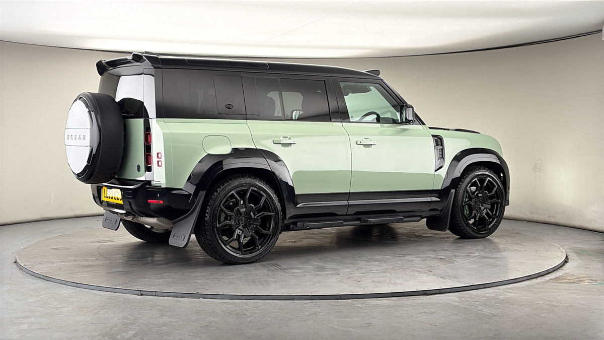 More views of Land Rover Defender 110