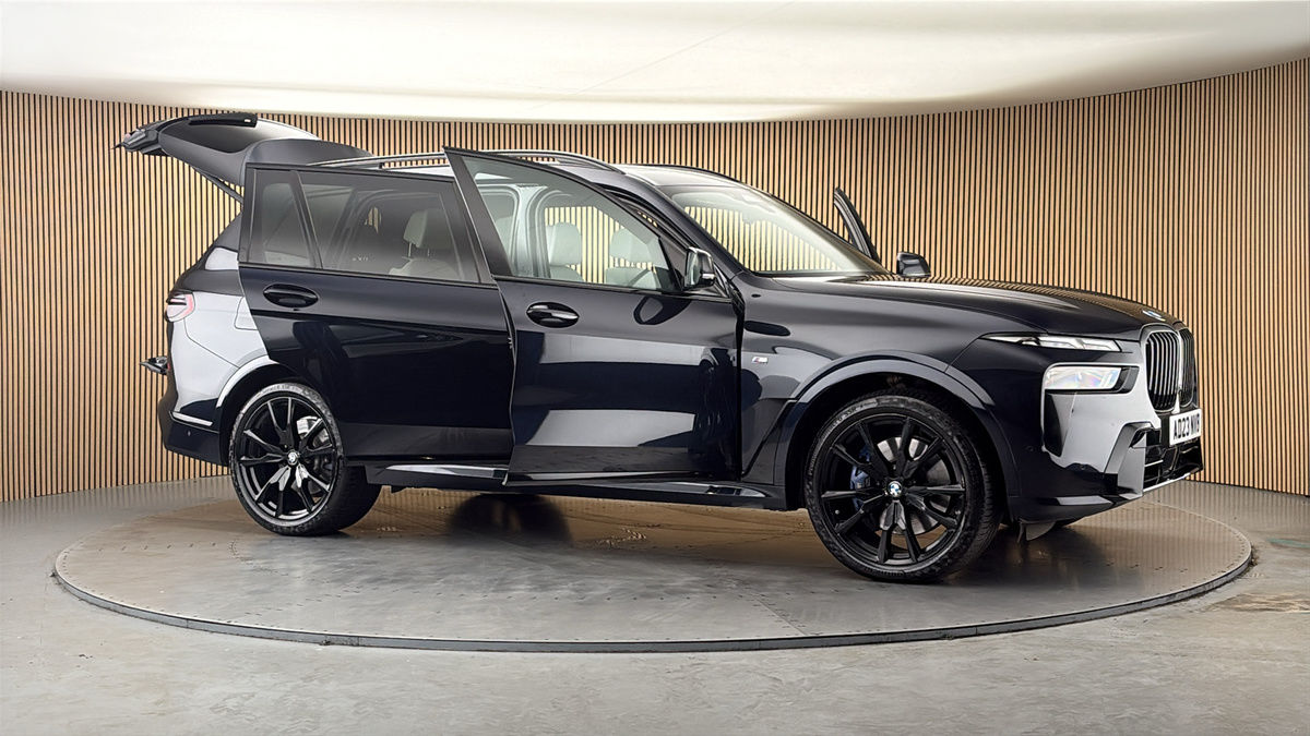 More views of BMW X7