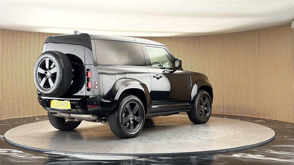 Land Rover Defender 90 Image 21
