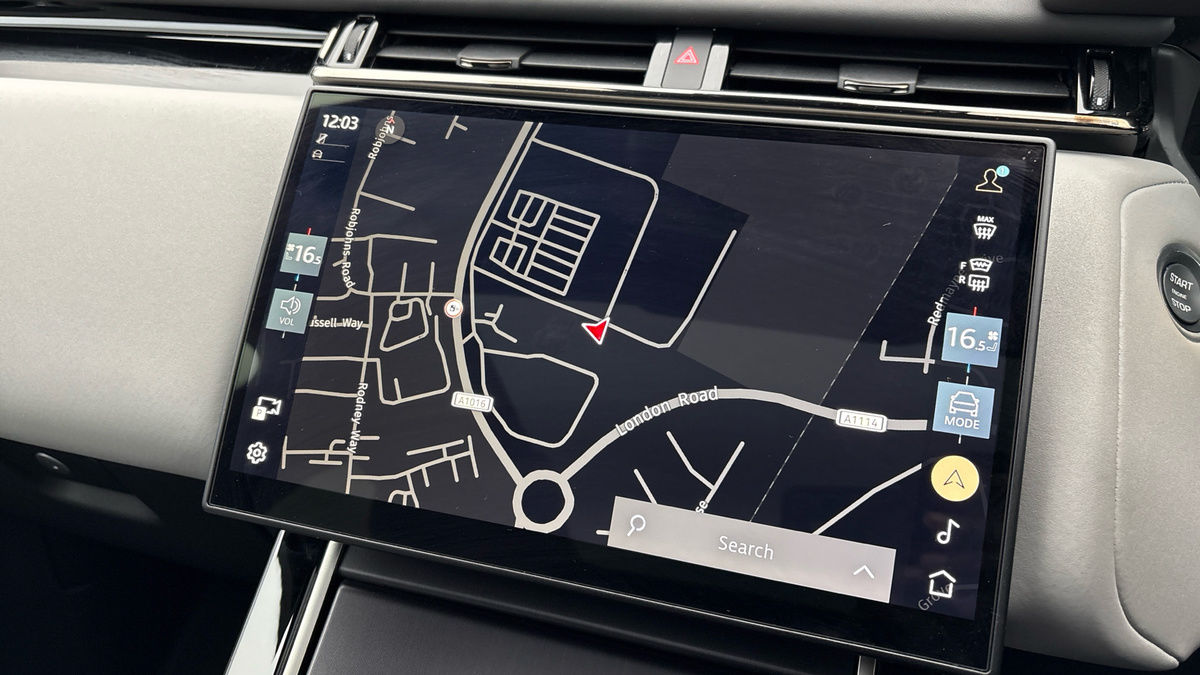 Land Rover Range Rover Velar Image 17