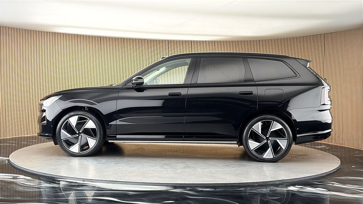 More views of Volvo EX90