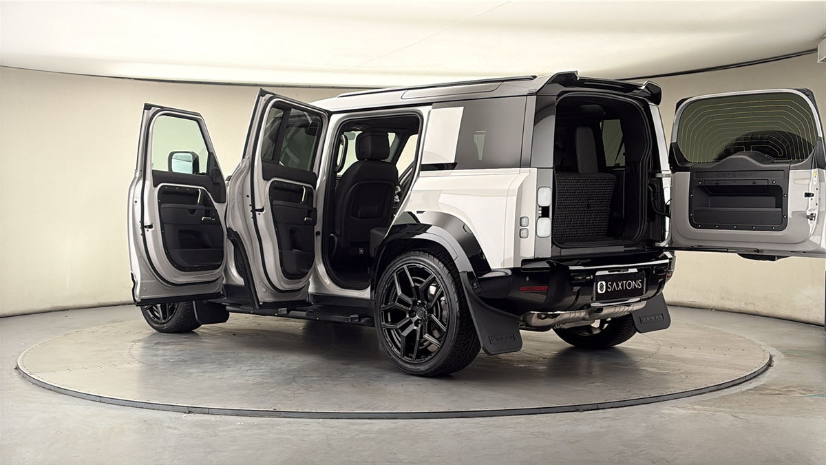 More views of Land Rover Defender 110