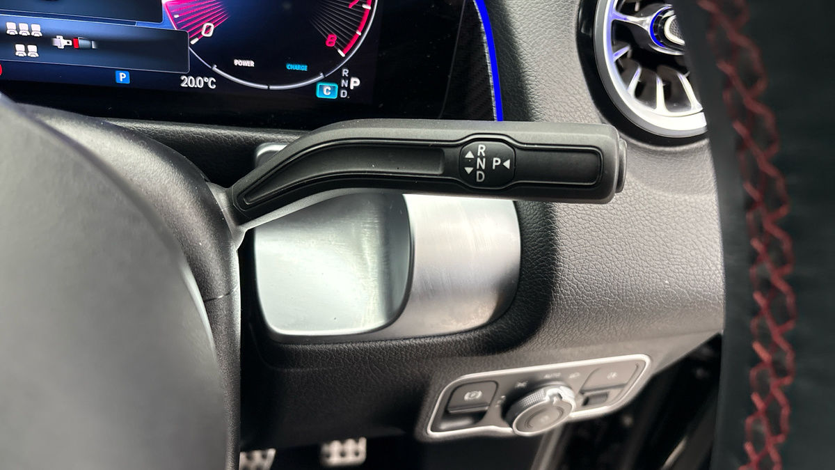 Mercedes-Benz GLB Image 6