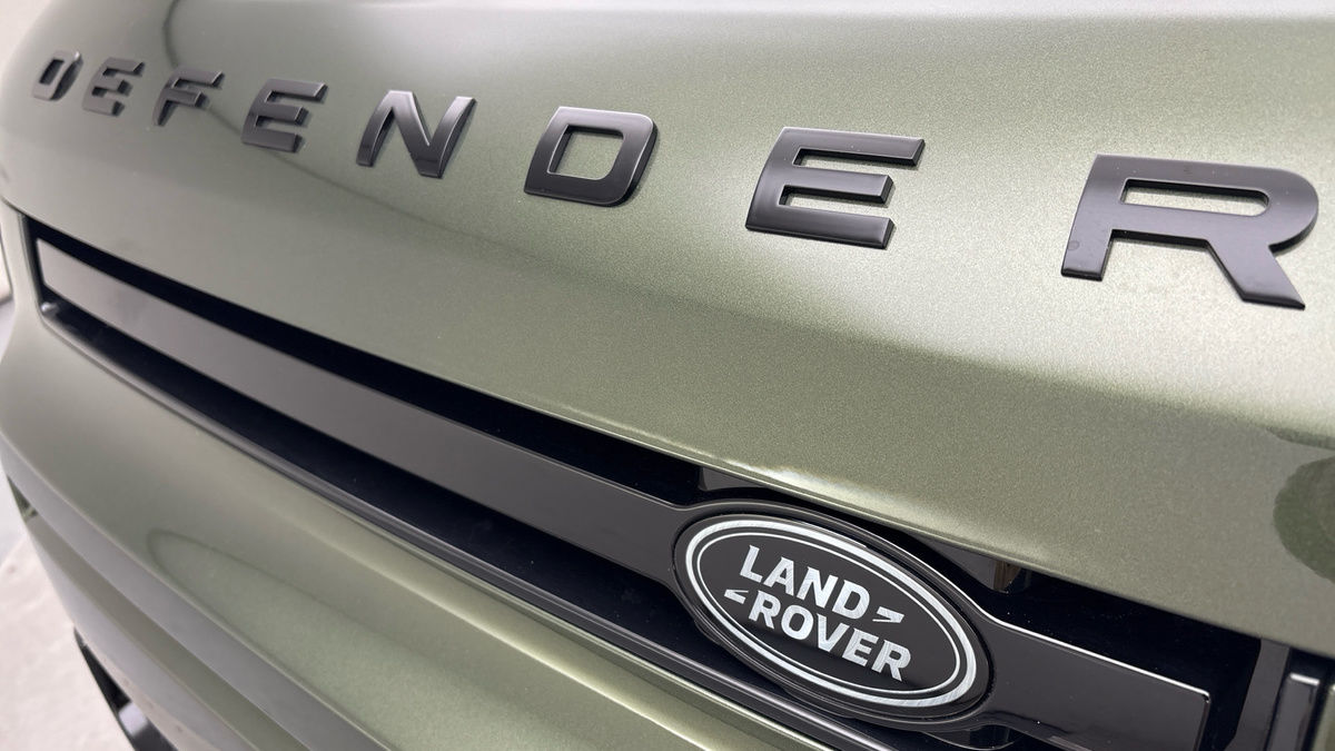 Land Rover Defender 90 Urban Image 24