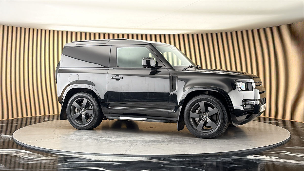 More views of Land Rover Defender 90