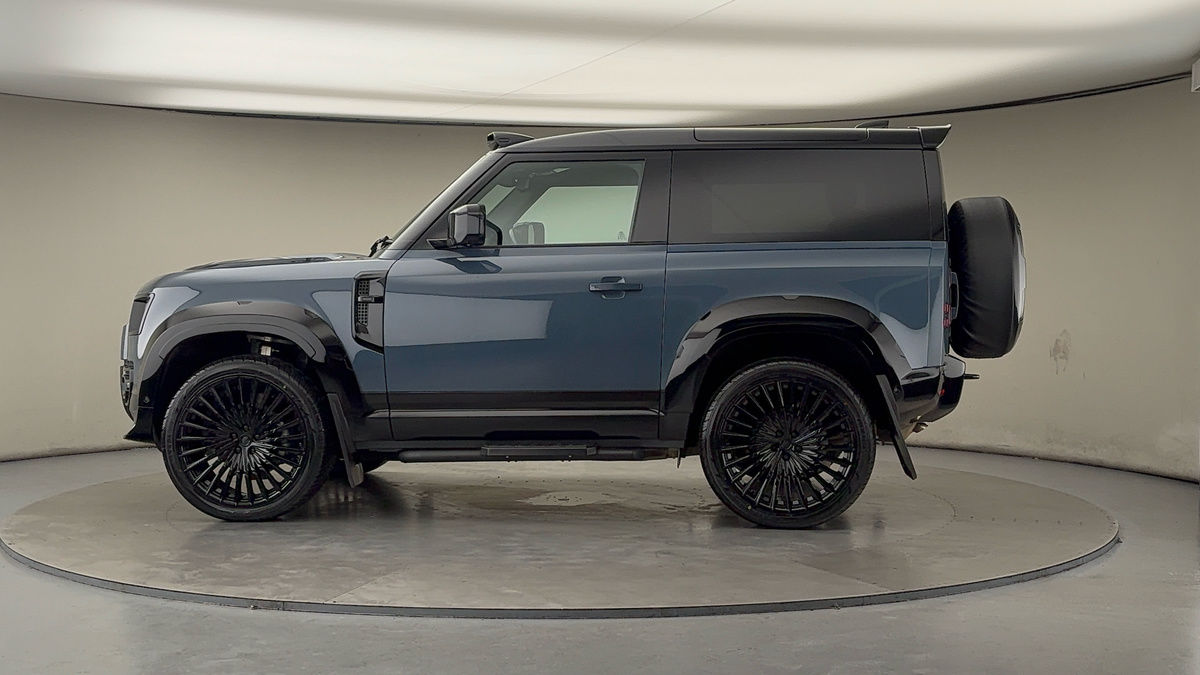 More views of Land Rover Defender 90