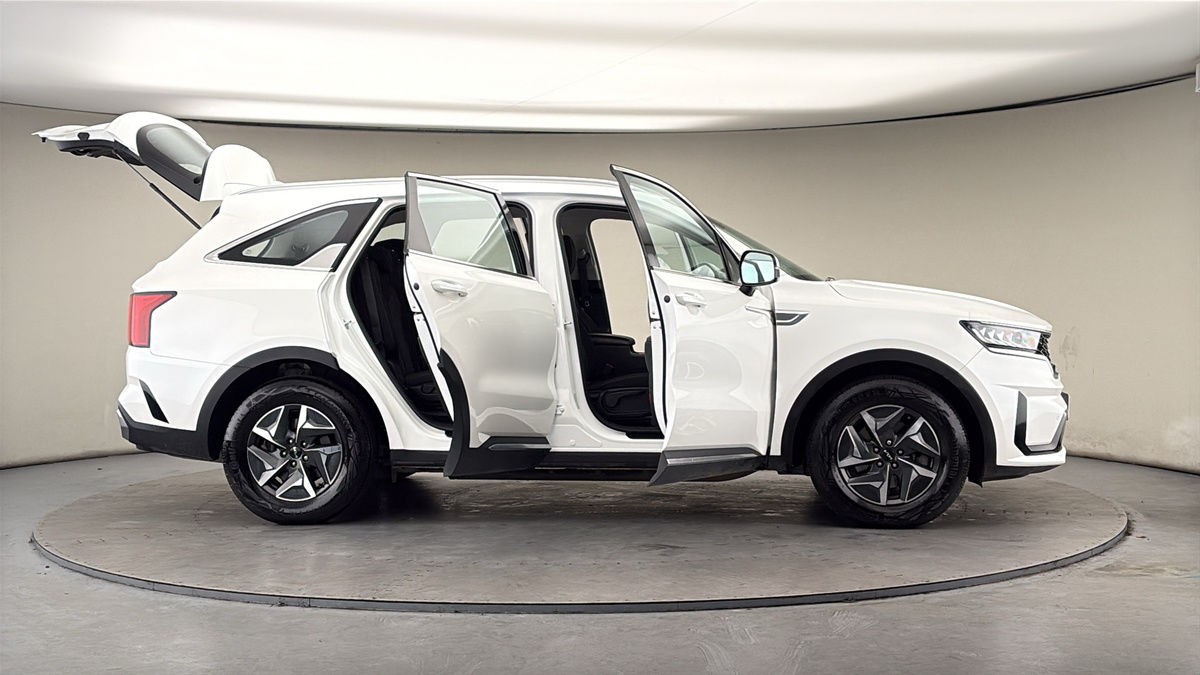 More views of Kia Sorento