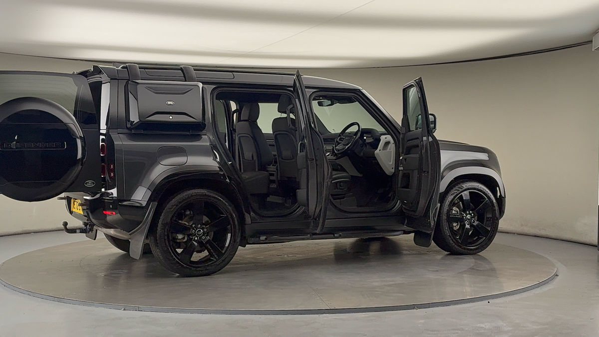 More views of Land Rover Defender 110