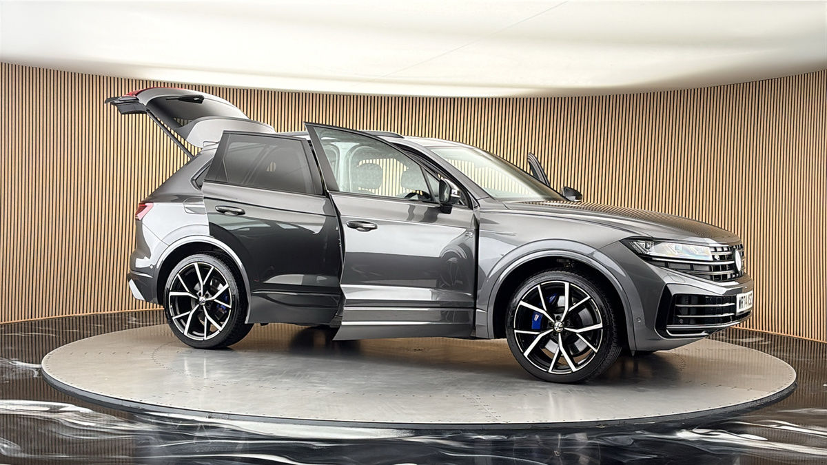 More views of Volkswagen Touareg