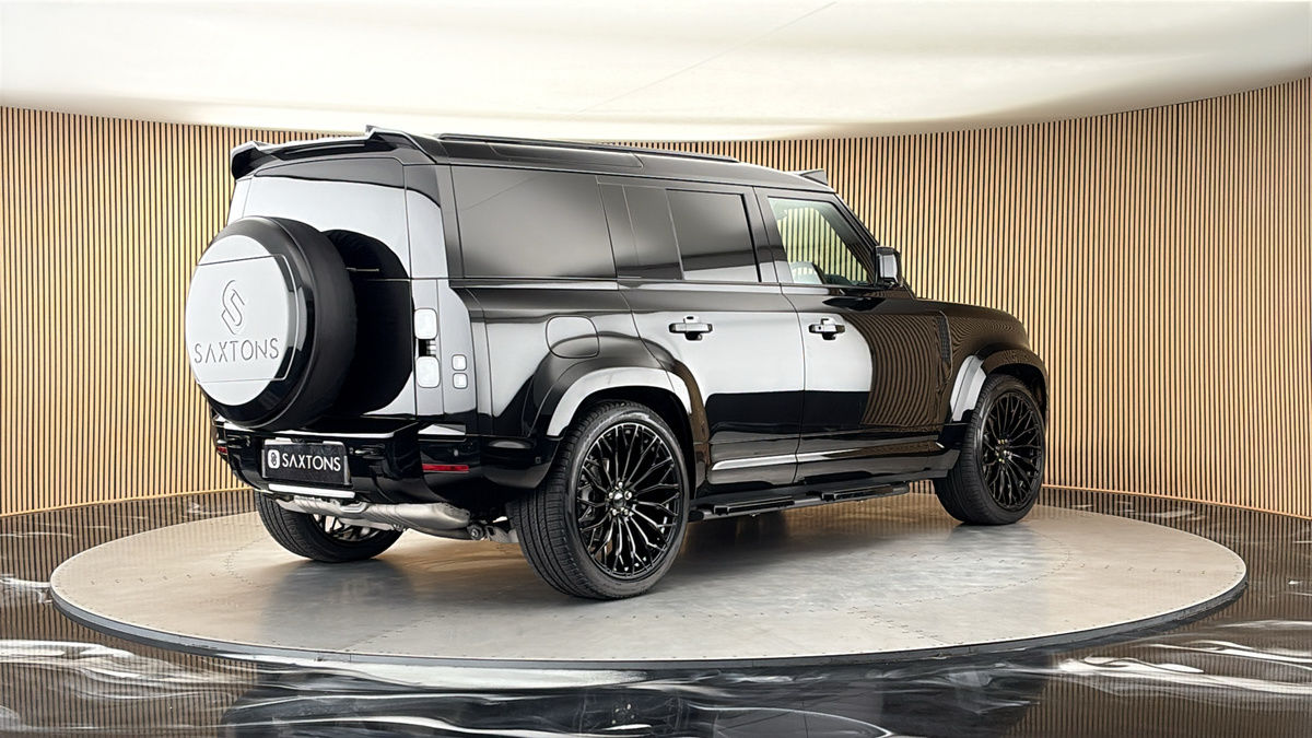 Land Rover Defender 110 Image 21