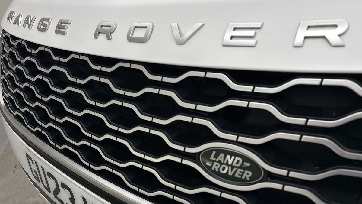Land Rover Range Rover Velar Image 24