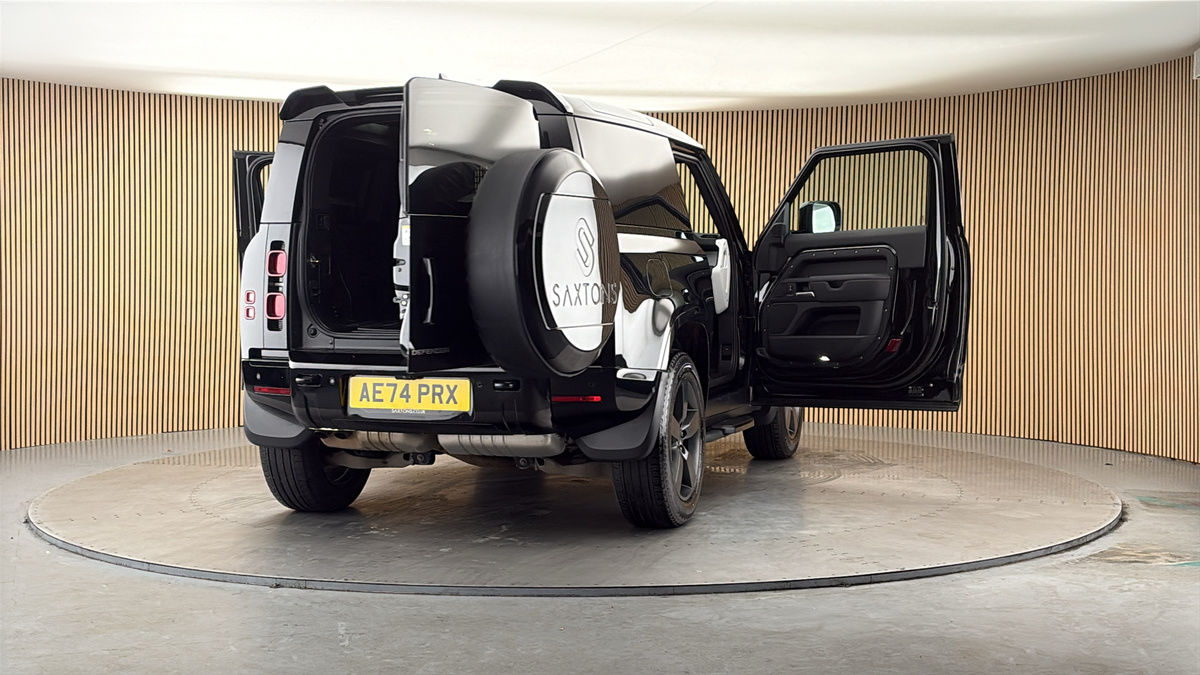 More views of Land Rover Defender 90