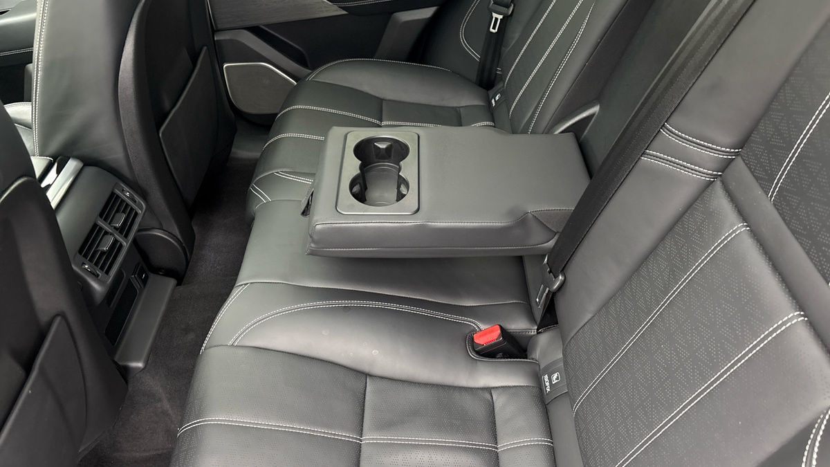 Land Rover Range Rover Velar Image 9