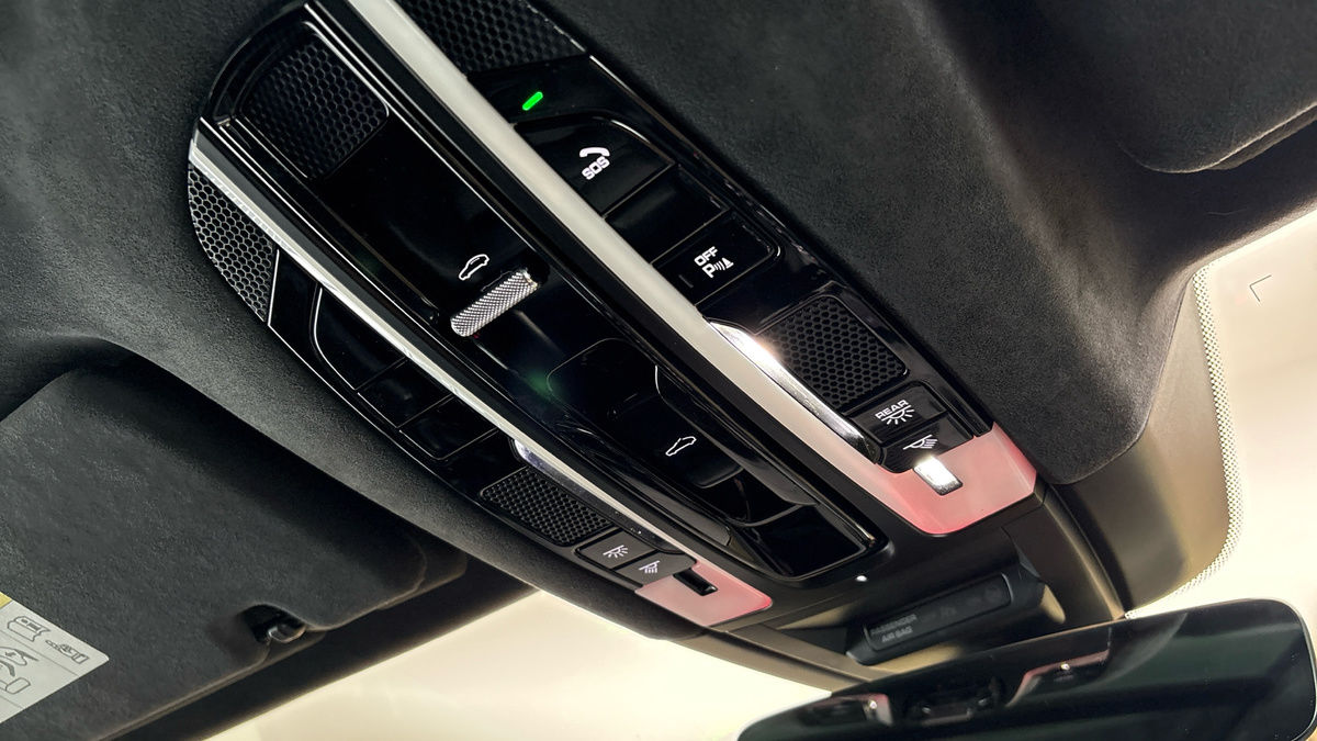 Porsche Cayenne Image 31
