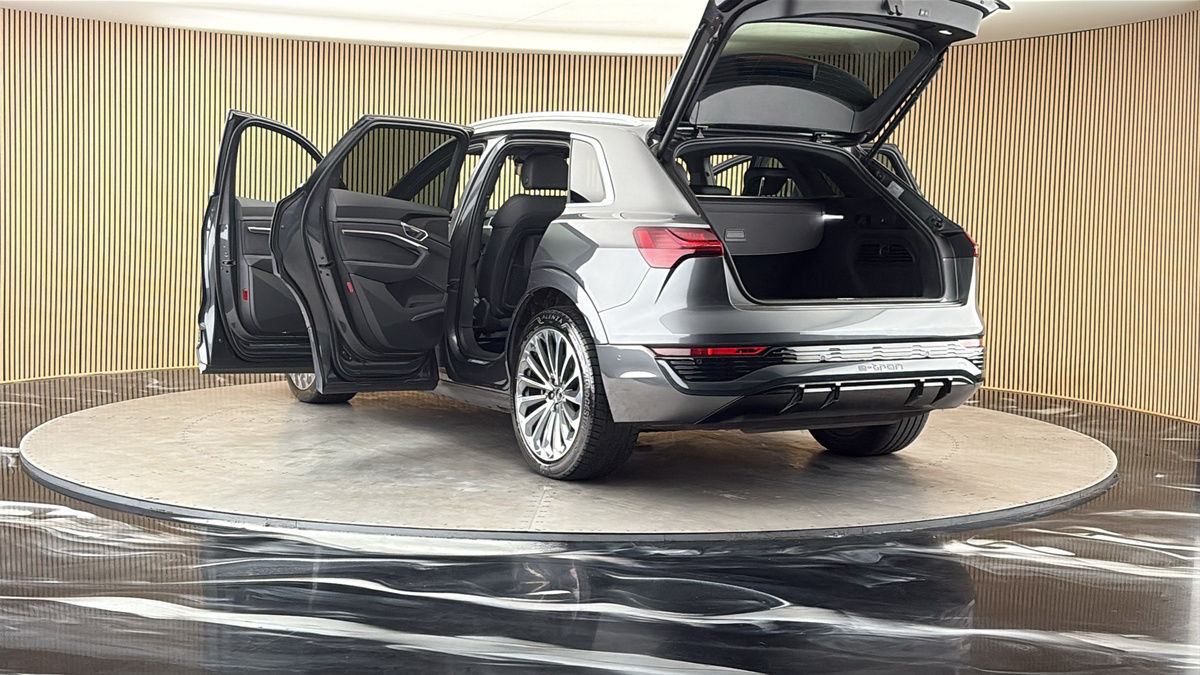 Audi Q8 e-tron Image 23