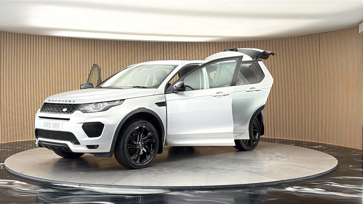 Land Rover Discovery Sport Image 22