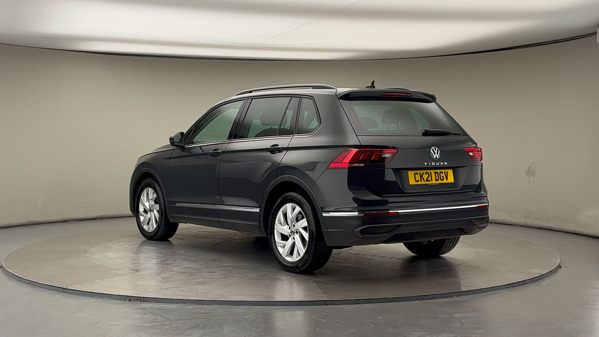 Volkswagen Tiguan Image 2