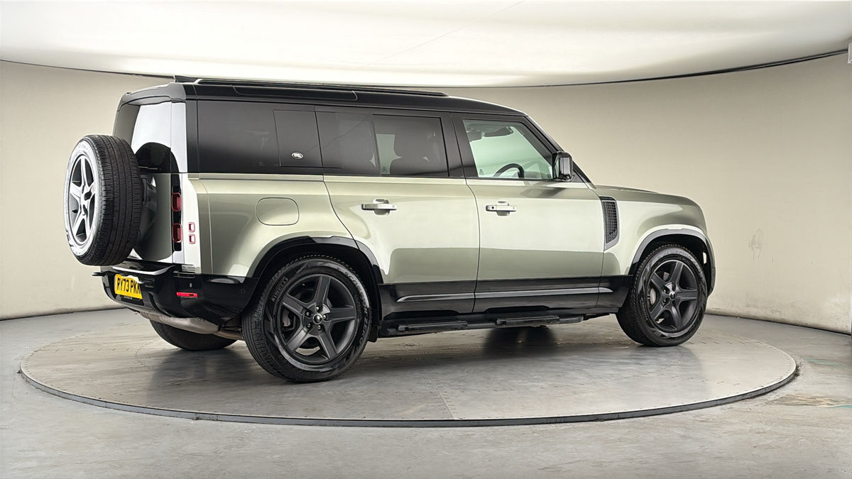 More views of Land Rover Defender 110
