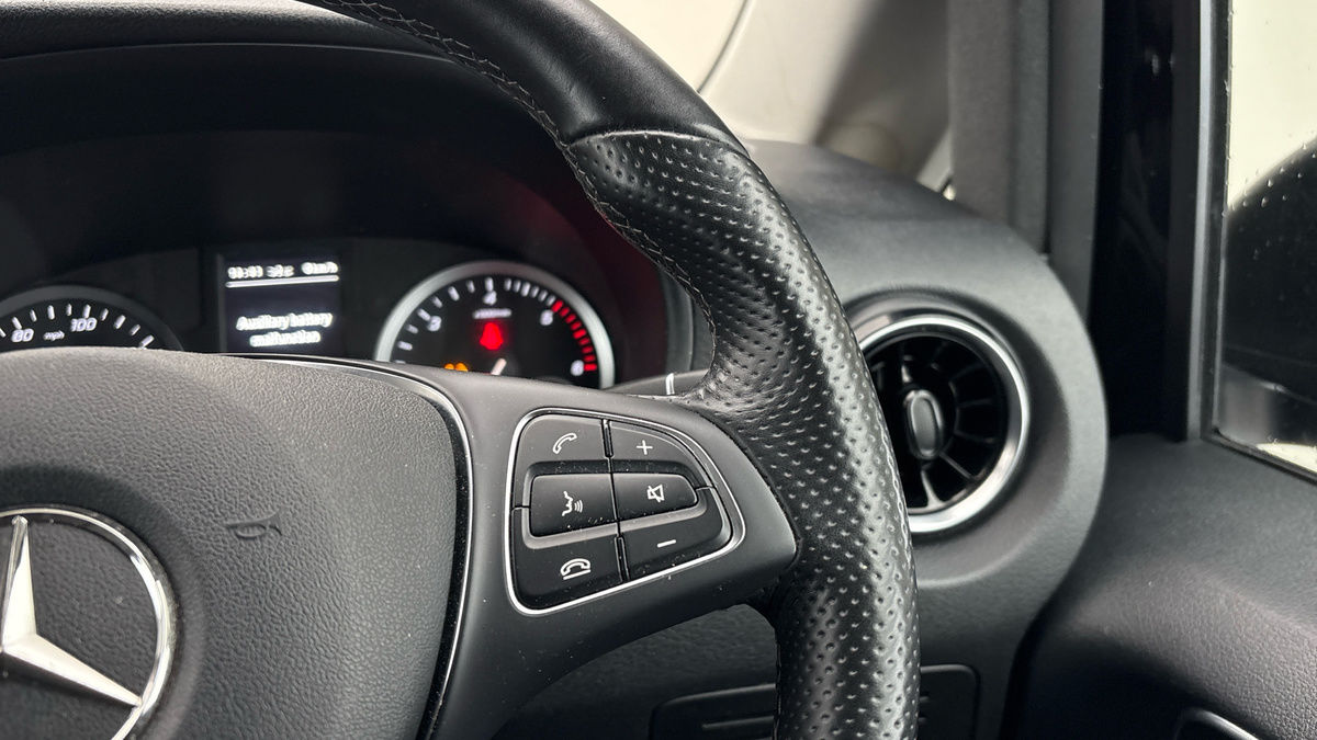 Mercedes-Benz Vito Image 14