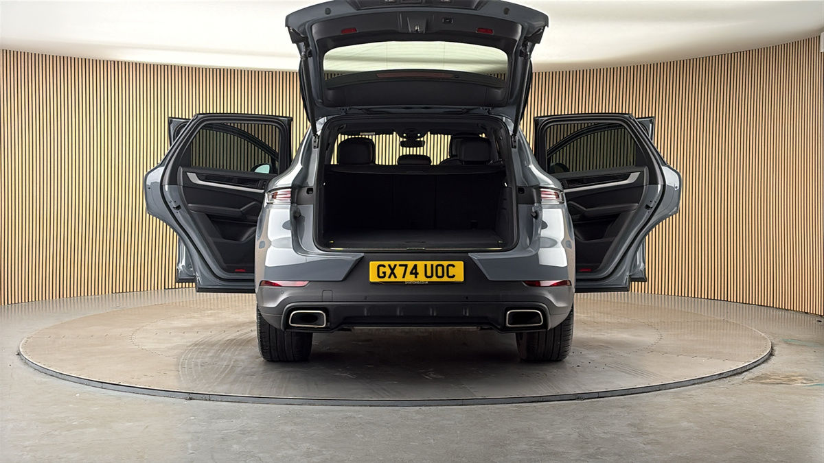 More views of Porsche Cayenne