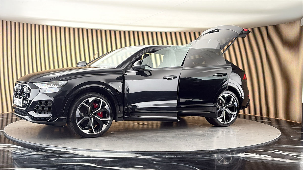 More views of Audi RSQ8