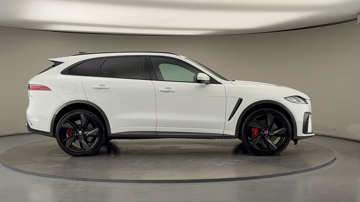 Jaguar F-PACE Image 16