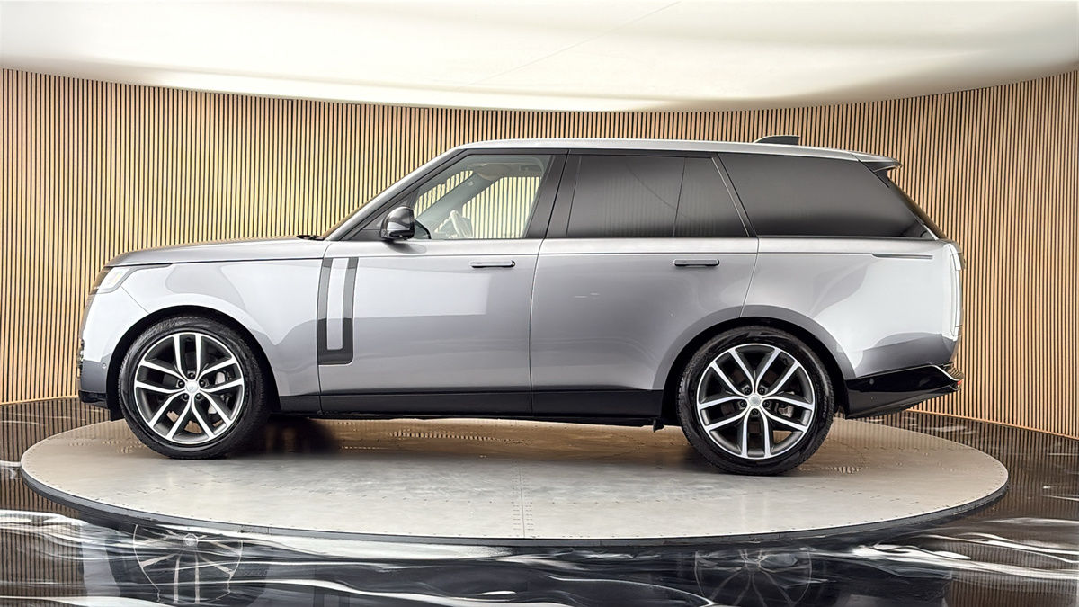 More views of Land Rover Range Rover