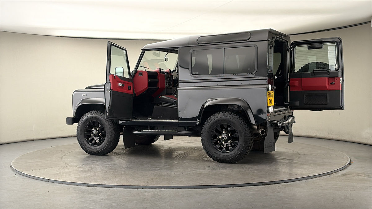 More views of Land Rover Defender 90