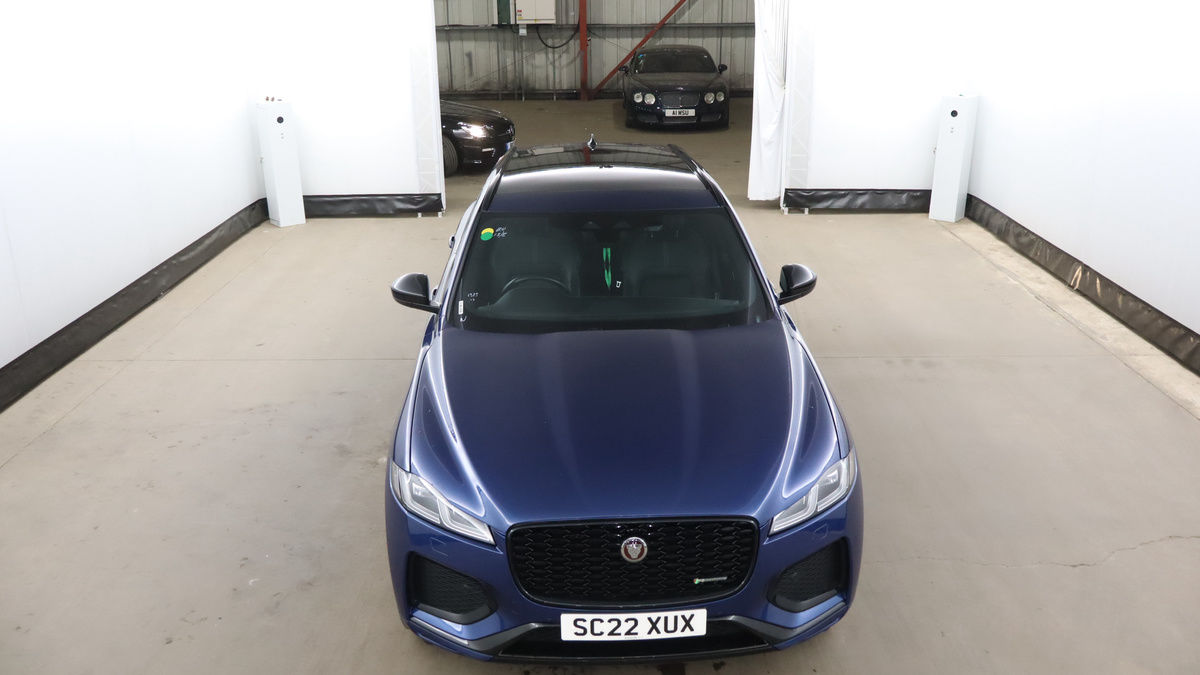 Jaguar F-PACE Image 7