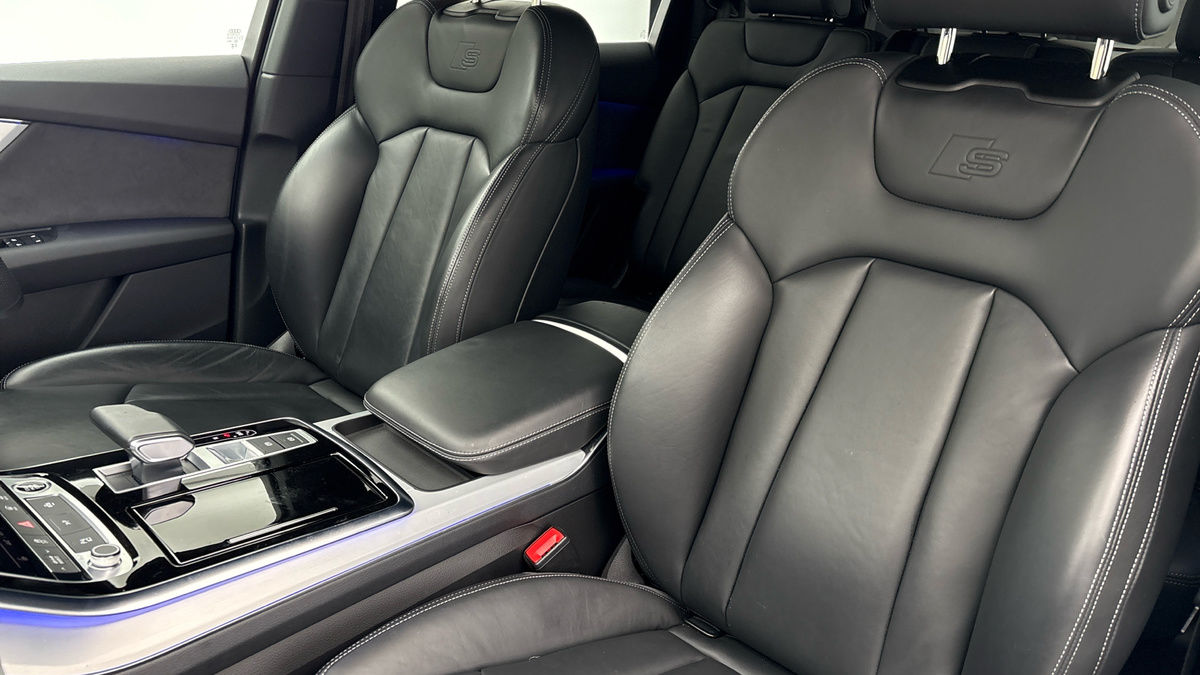 Audi Q7 Image 7