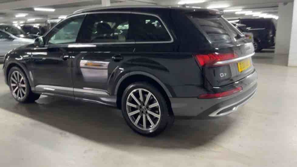 More views of Audi Q7