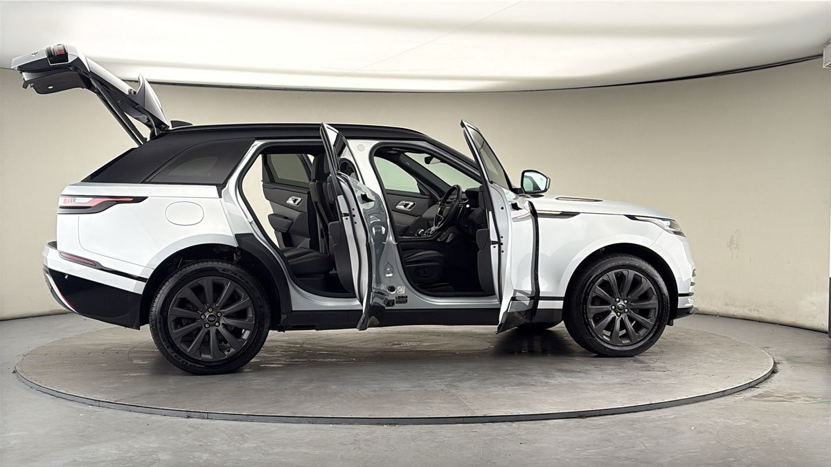 More views of Land Rover Range Rover Velar