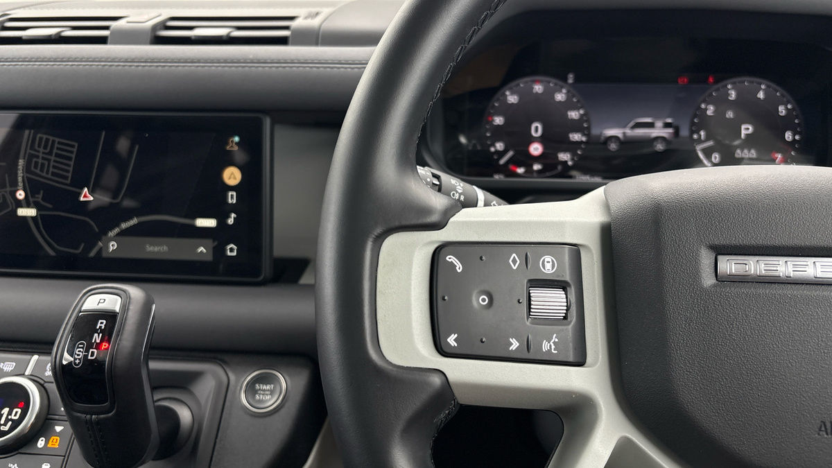 Land Rover Defender 90 Urban Image 26