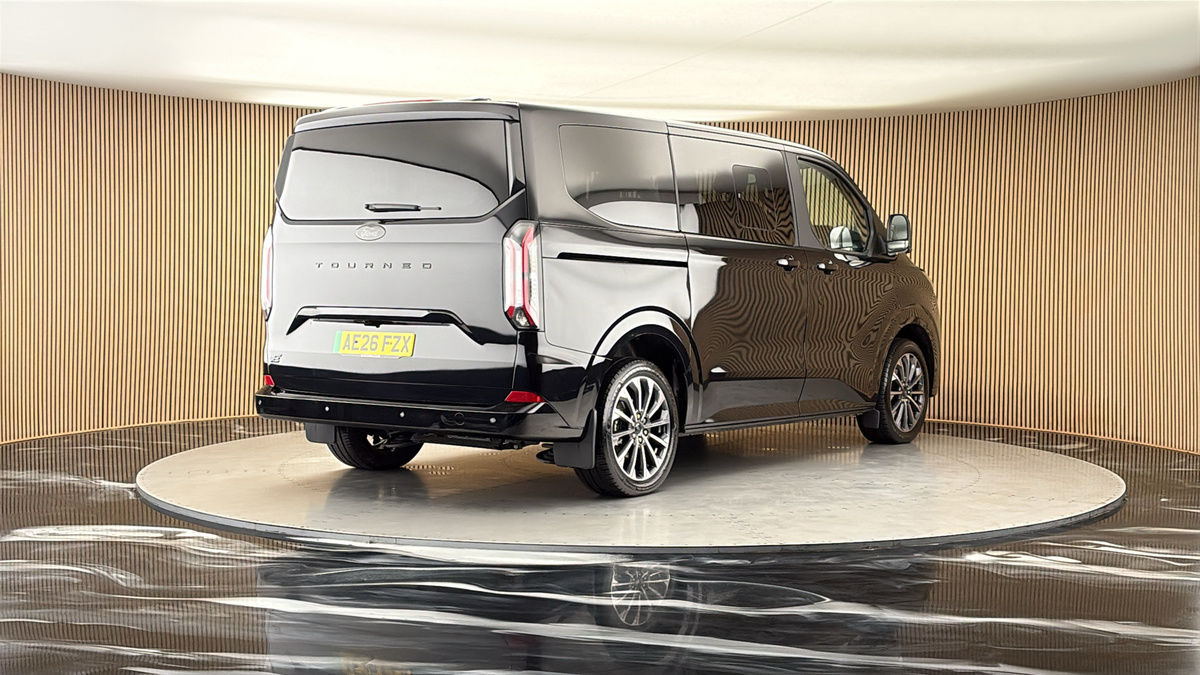 More views of Ford E-Tourneo Custom