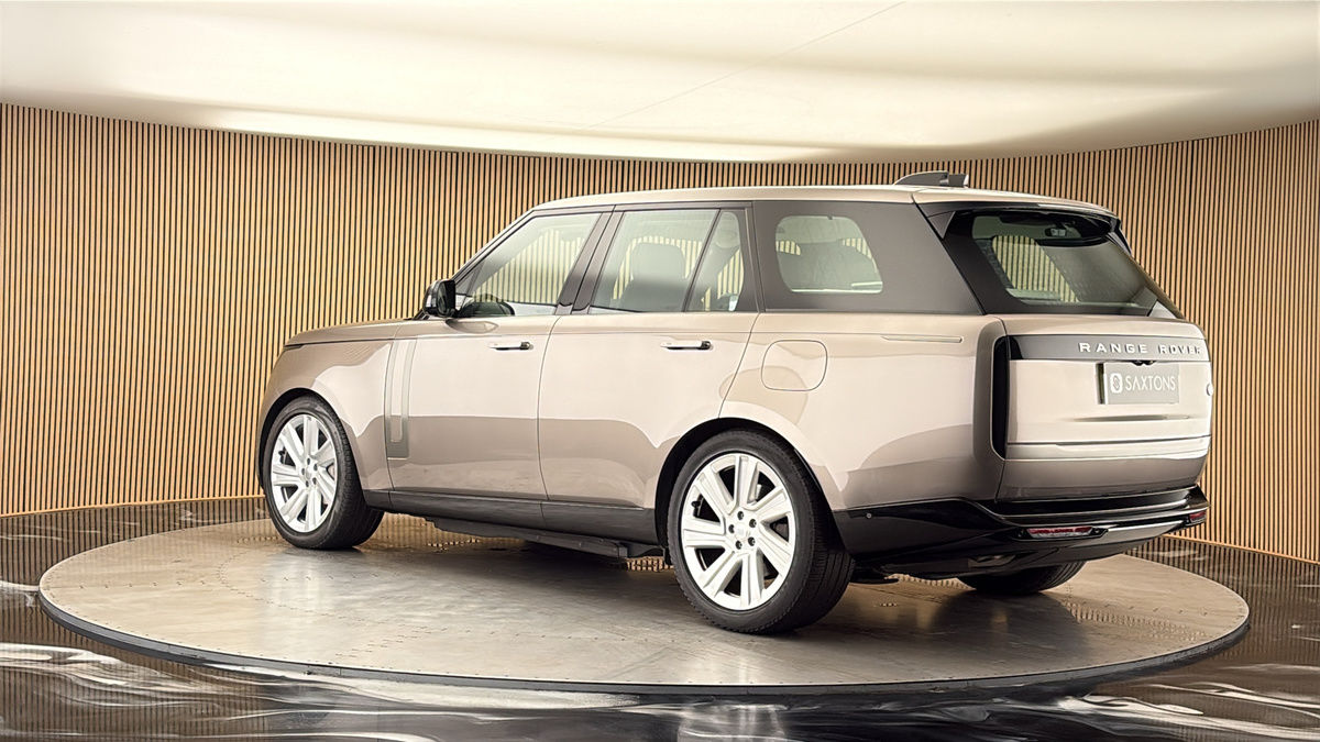 More views of Land Rover Range Rover