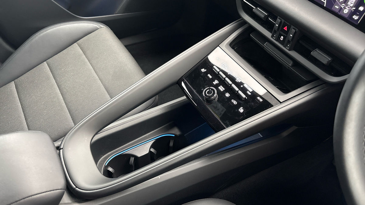 Porsche Macan Image 18