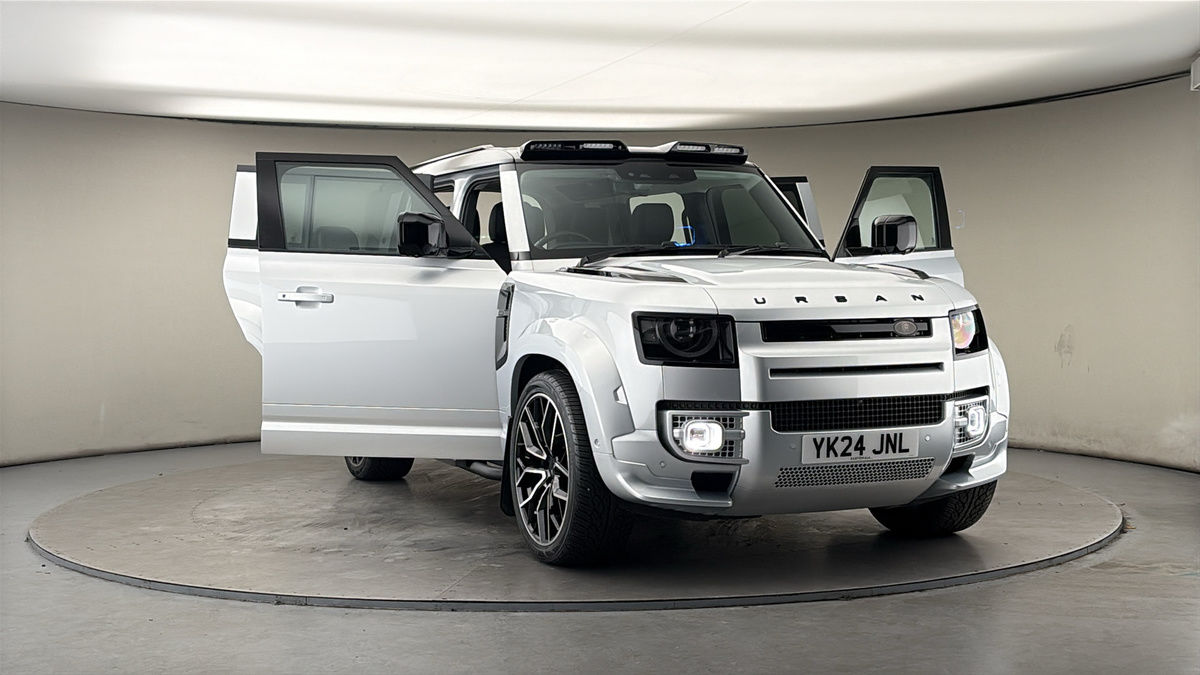 More views of Land Rover Defender 110