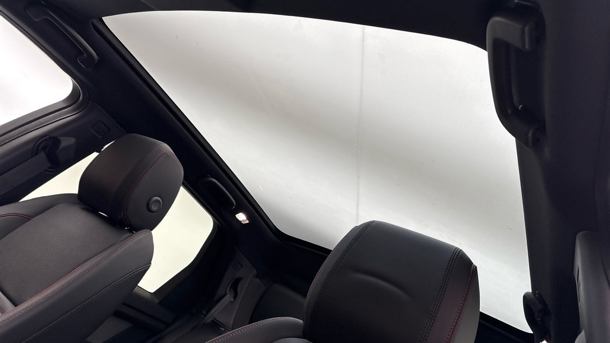 Land Rover Discovery Sport Image 6
