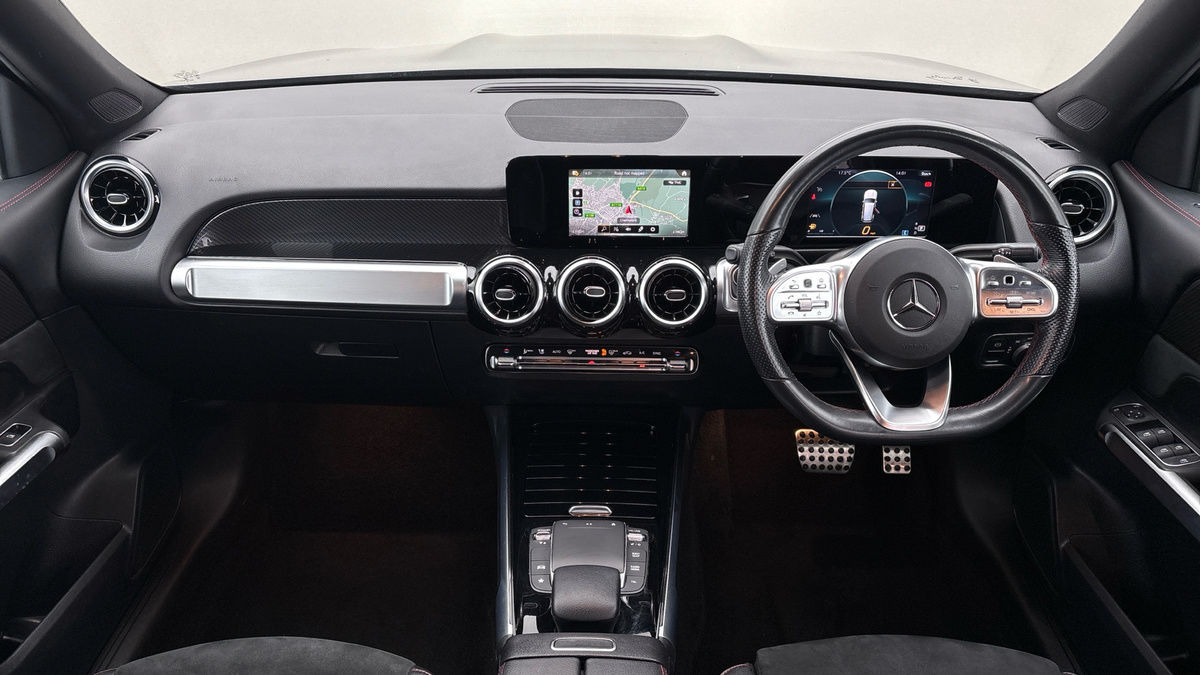 Mercedes-Benz GLB Image 12