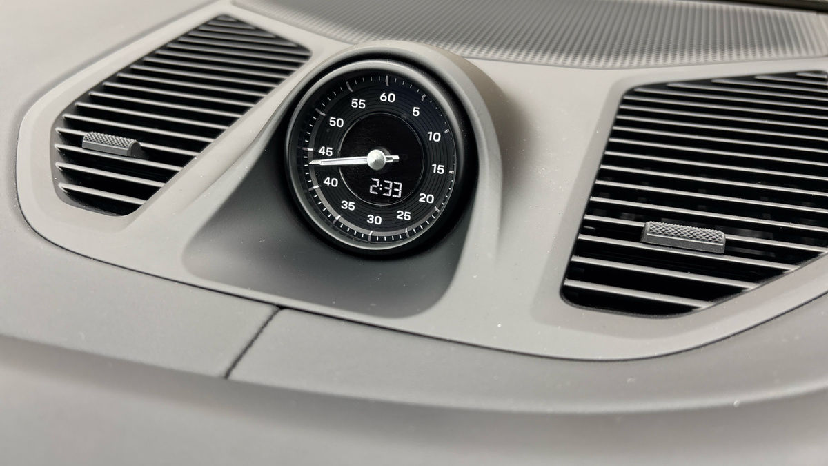 Porsche Cayenne Image 30