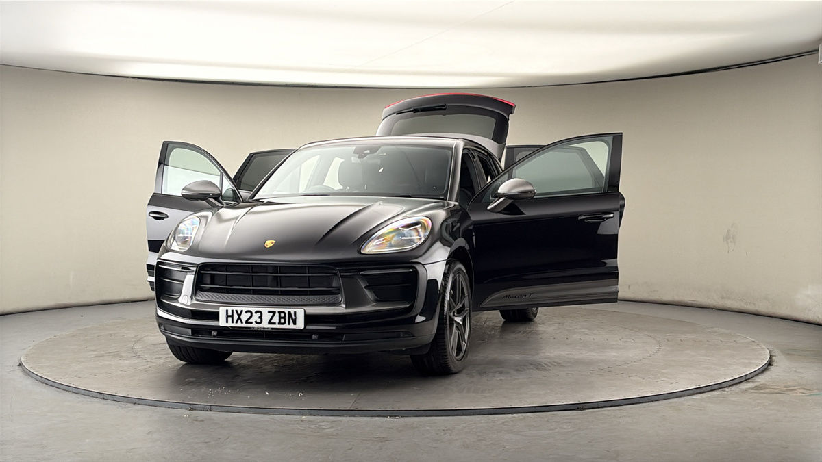 More views of Porsche Macan