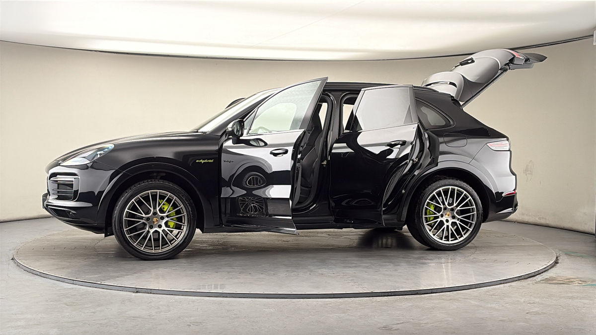 More views of Porsche Cayenne