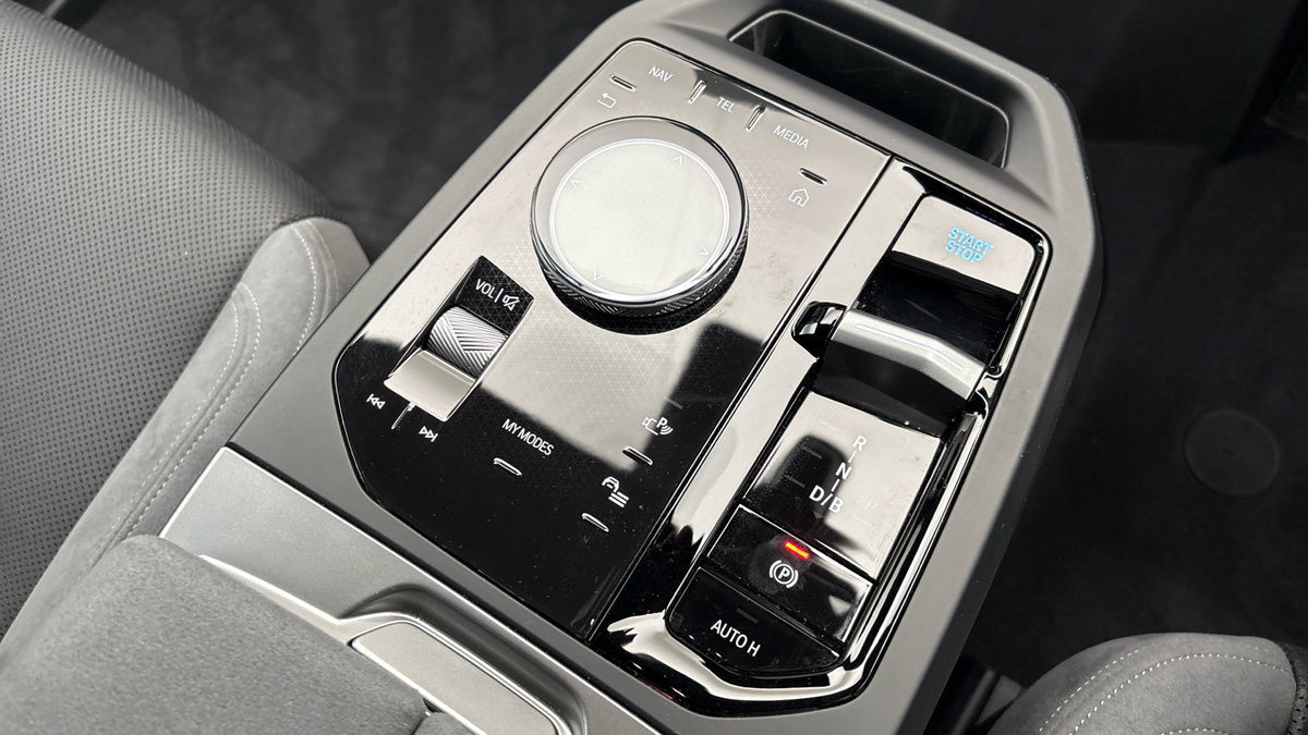 More views of BMW iX