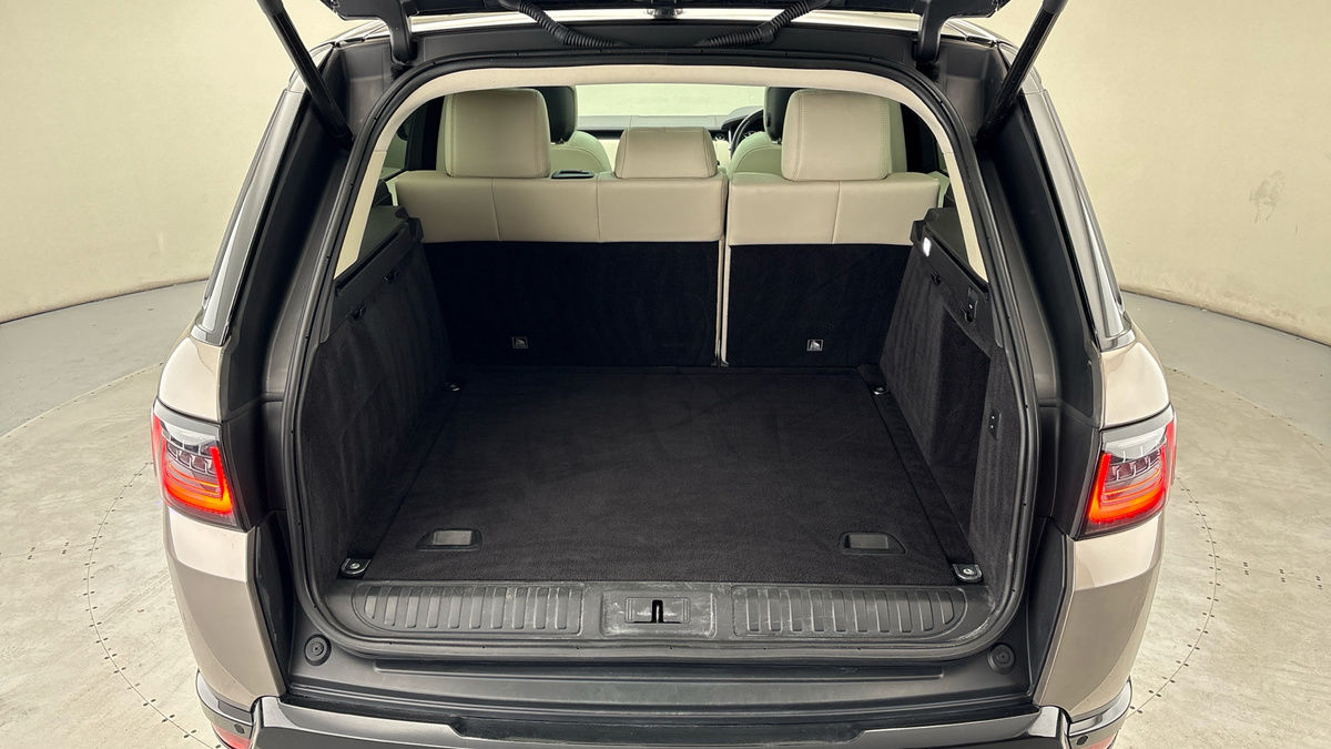 Land Rover Range Rover Sport Image 11